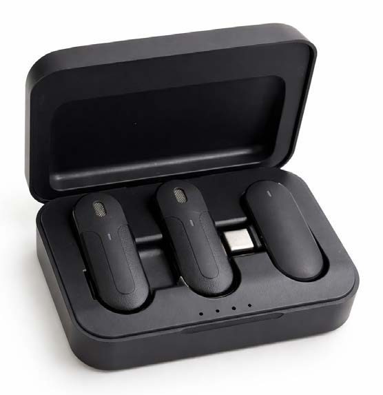 SMARTPHONE MIC SET MICRÓFONOS X 2 + 3 EN 1 K15 DOCK DE CARGA - K83 | Micrófono para Smartphone 3 en 1 · Set micrófono de Solapa Con | Con interfaz tipo C, Lightning y Estuche de Carga | Compatible con iPhone, teléfonos · 2 micrófonos | Duración de batería: 6 horas de · 1 adaptador USB tipo C | Con reducción de ruido externo · Batería de la caja de carga: | Micrófono omnidireccional 450mAh